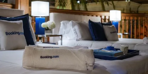 Booking Hotel
